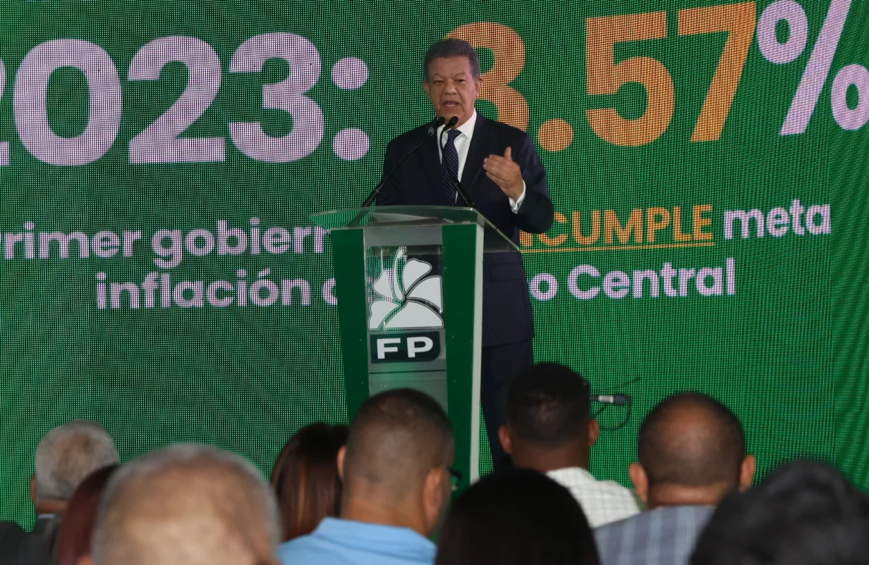 Leonel inicia su semanal con críticas al Gobierno