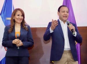 Abel presenta varios programas Santiago