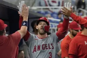 Taylor Ward sacude jonrón y Angelinos derrotan a unos Marlins que siguen sin ganar