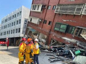 Al menos 9 los muertos y más de 800 heridos por terremoto en Taiwán