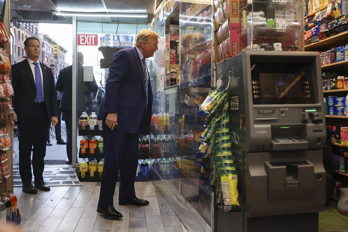 Trump visita bodega en el Alto Manhattan donde dominicano ultimó asaltante