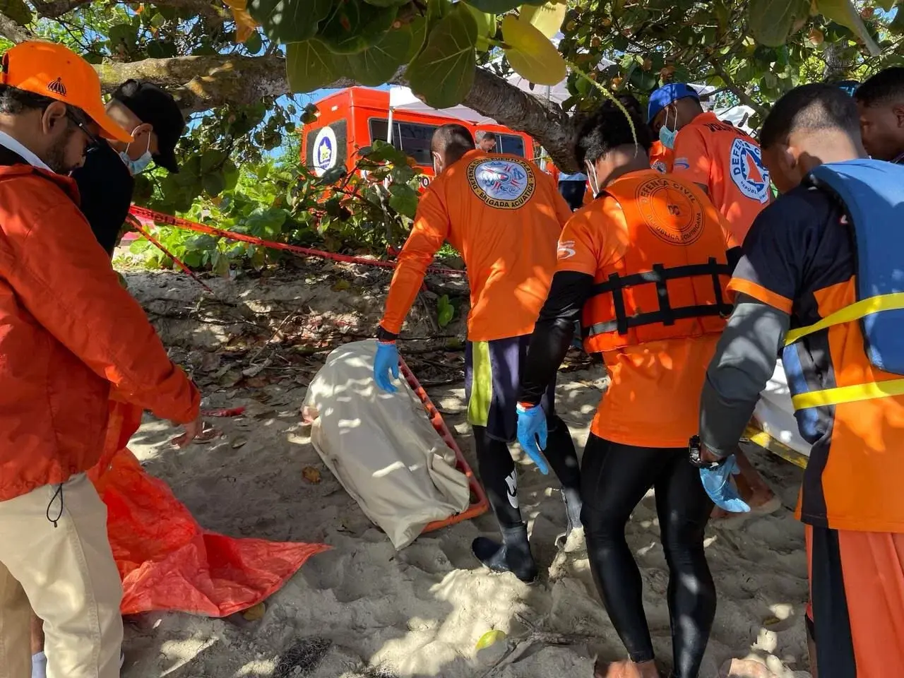 Recuperan dos de los tres cuerpos desaparecidos en playa El Bronx, Puerto Plata