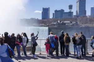 Nueva York espera a un millón de visitantes para ver el eclipse en el norte del estado