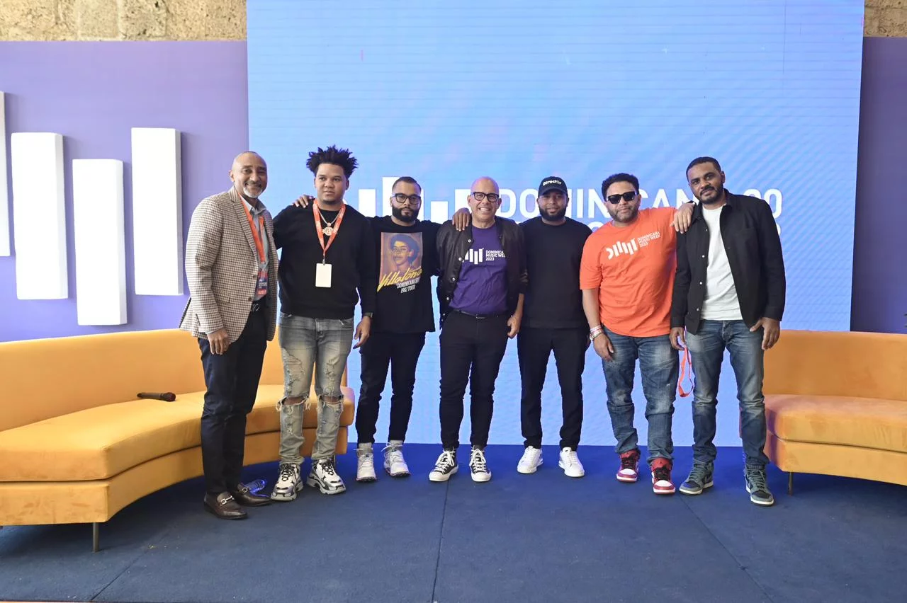 Mon Lluberes, Jairo Bautista, Jessie Terrero, Porfirio Pina, JC Restituyo, Kevin Montano y Marlon Pena Mon Lluberes, Jairo Bautista, Jessie Terrero, Porfirio Pina, JC Restituyo, Kevin Montano y Marlon Pena