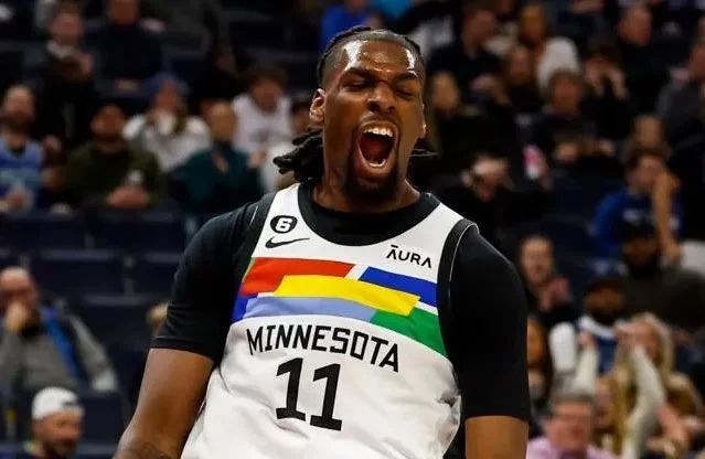 Naz Reid gana premio al mejor suplente del año en la NBA