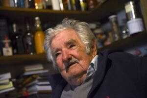 El expresidente uruguayo José Mujica anuncia que tiene un tumor en el esófago