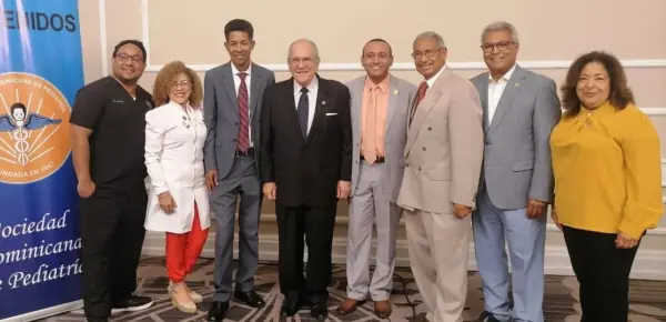 Representantes de la Sociedad Dominicana de Pediatría.