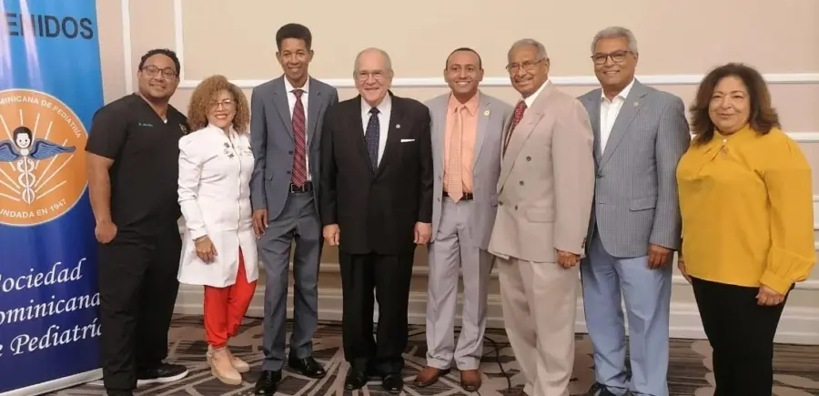 Representantes de la Sociedad Dominicana de Pediatría.
