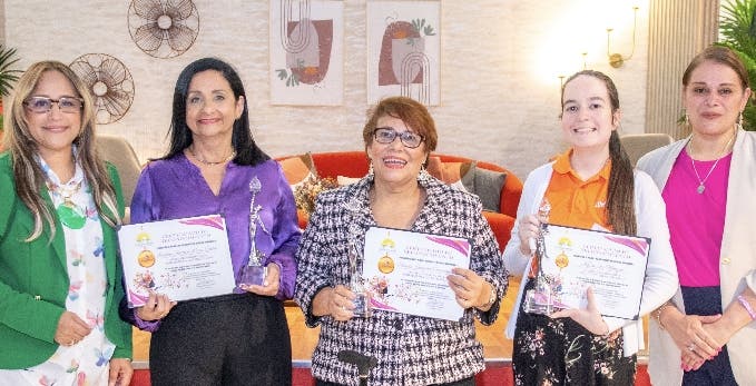 Fundación de Mujer a  Mujer realiza “Grandiosas”