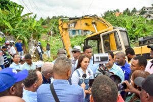 Alcaldesa Betty Gerónimo inicia labores con jornada de limpieza y fumigación en sectores