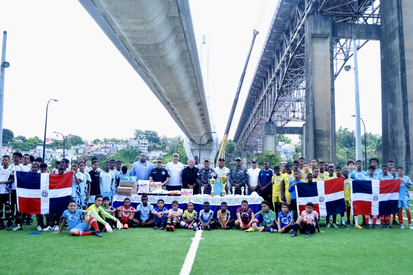 Policía inaugura 1ra Copa Nacional de Fútbol Niños en la cancha del proyecto Nuevo Domingo Savio