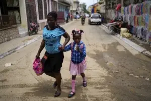 La antigua capital de Haití busca revivir su esplendor mientras la violencia consume Puerto Príncipe