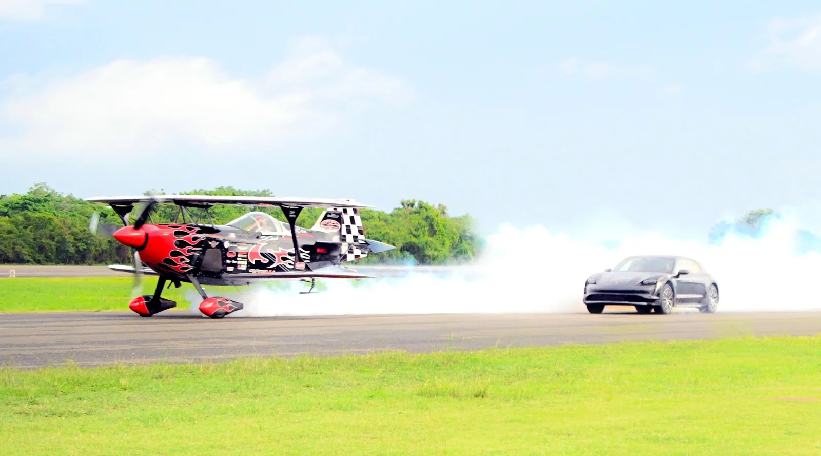 FARD celebra con éxito show aéreo en San Isidro