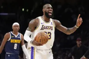 LeBron anota 30 y los Lakers evitan la eliminación en primera ronda de Denver