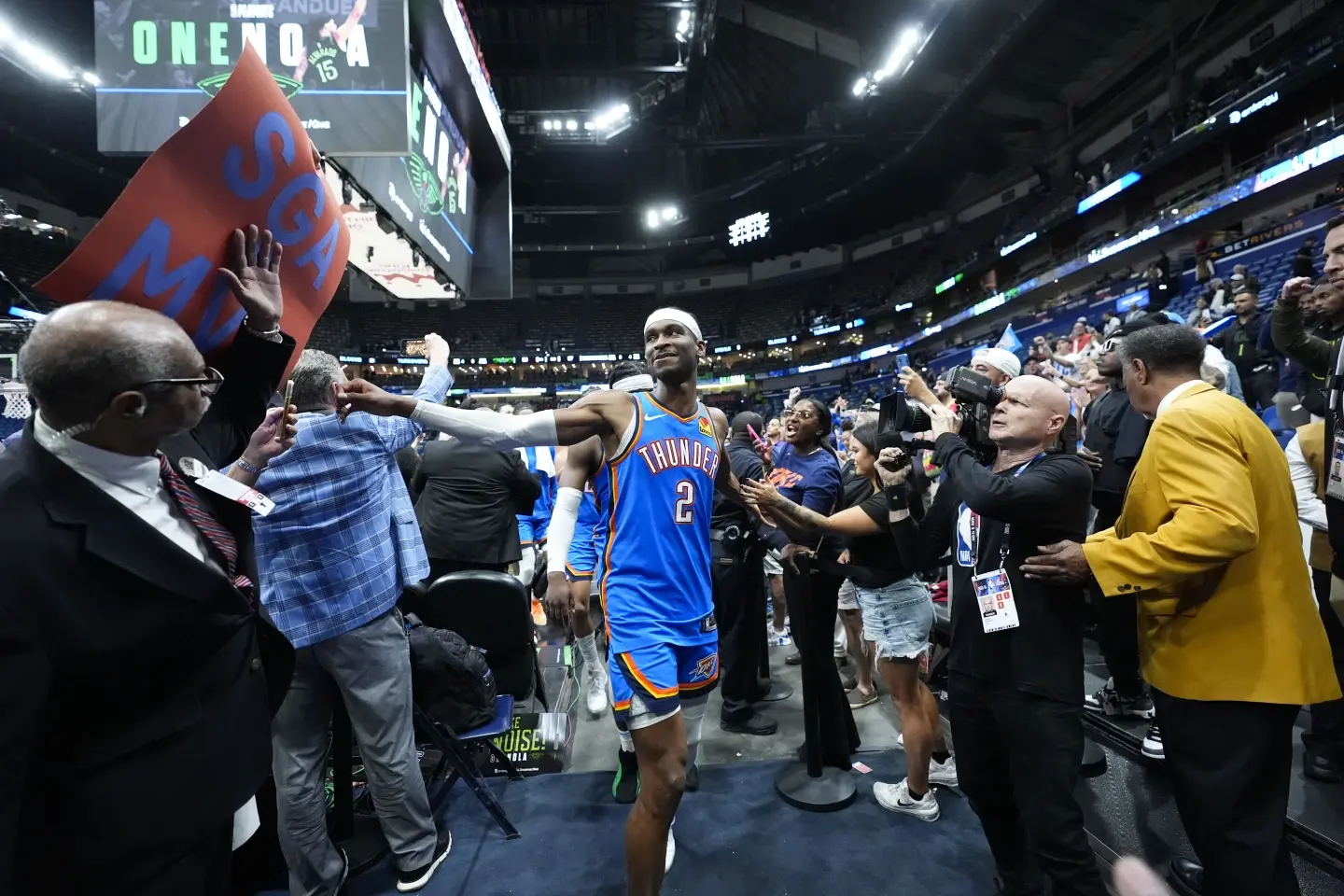 Gilgeous-Alexander lleva a Oklahoma a barrer a los Pelicans