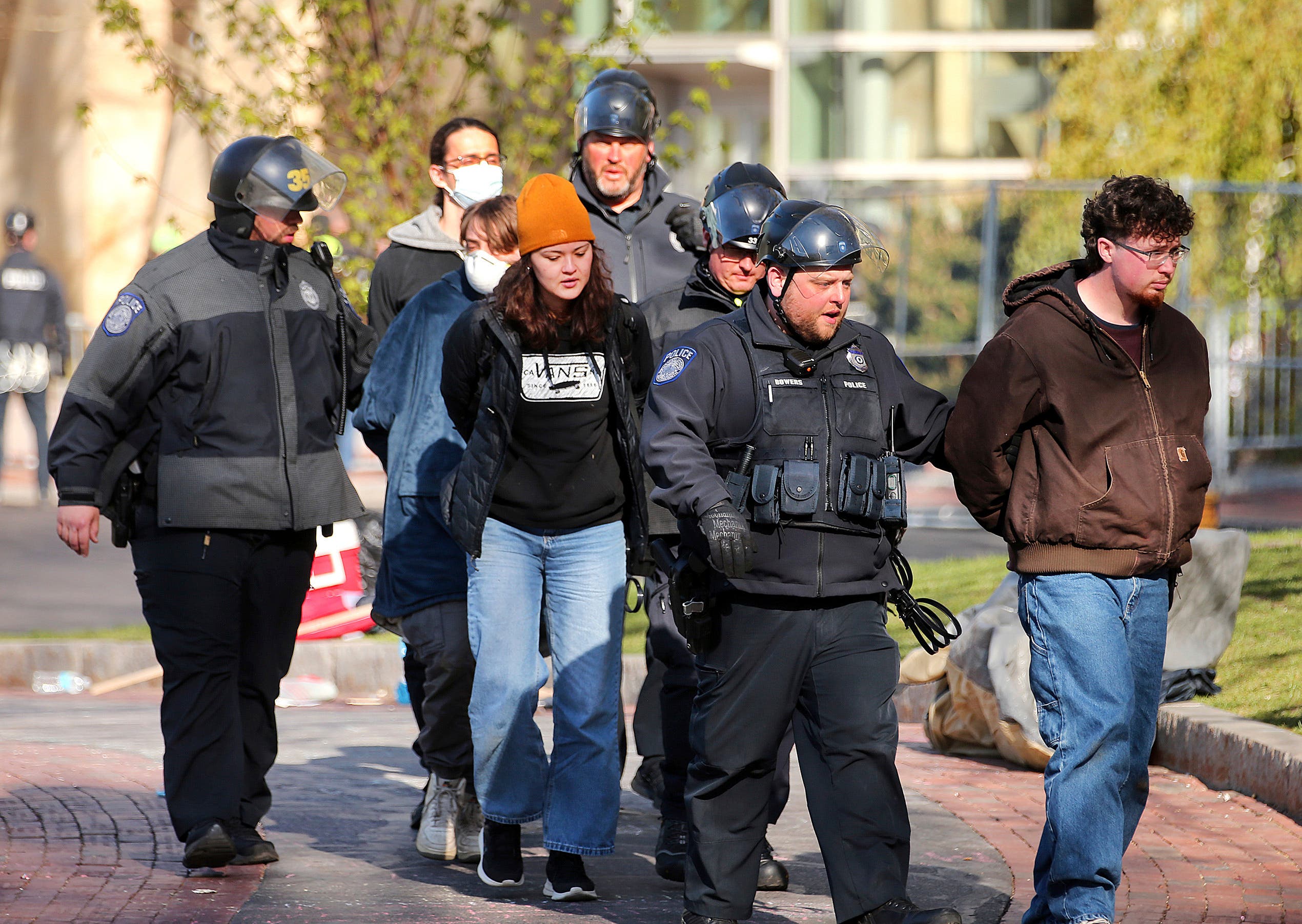 La Policía desaloja a manifestantes propalestinos en la Universidad Northeastern de Boston