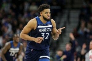 Towns regresa a cancha y anota 11 puntos en triunfo Minnesota