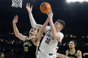 UConn concluye una carrera dominante hacia su segundo título consecutivo de la NCAA