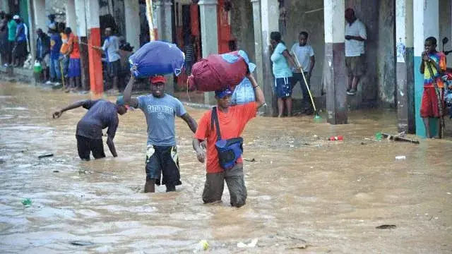 Al menos 10 personas mueren tras derrumbe de tierra causado por lluvias en norte de Haití