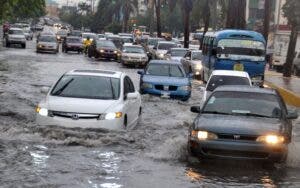 COE aumenta 16 provincias y al Distrito Nacional en alerta verde por vaguada