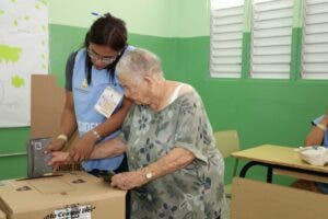 Inicia con total normalidad votaciones en Loma de Cabrera