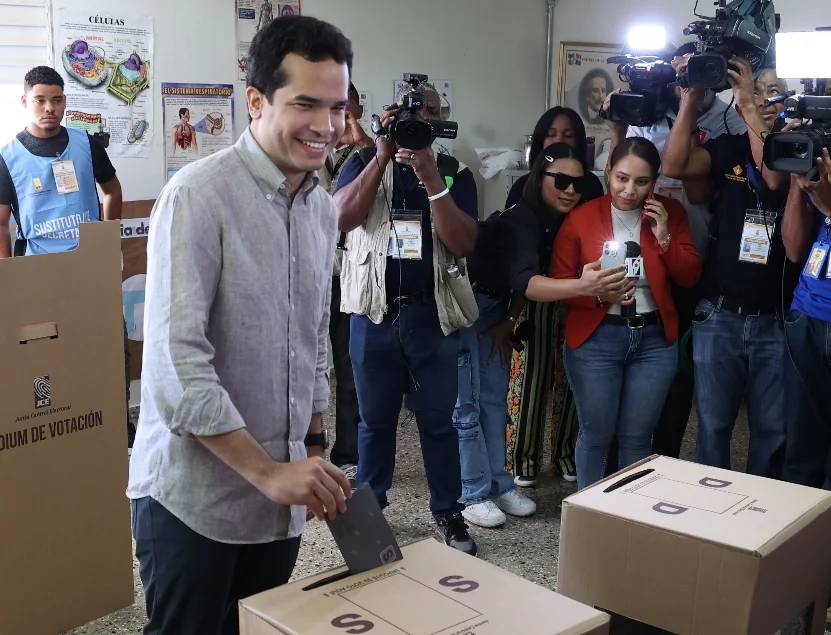 Siete encuestas encargadas por el PRM daban como ganador a Omar Fernández