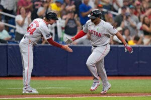 Rafael Devers establece récord en Boston al conectar jonrón en su sexto juego consecutivo