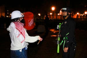 La policía desaloja la protesta propalestina en la Universidad del Sur de California