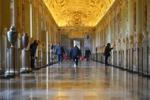 Trabajadores de los Museos Vaticanos reclaman al papa mejores condiciones laborales