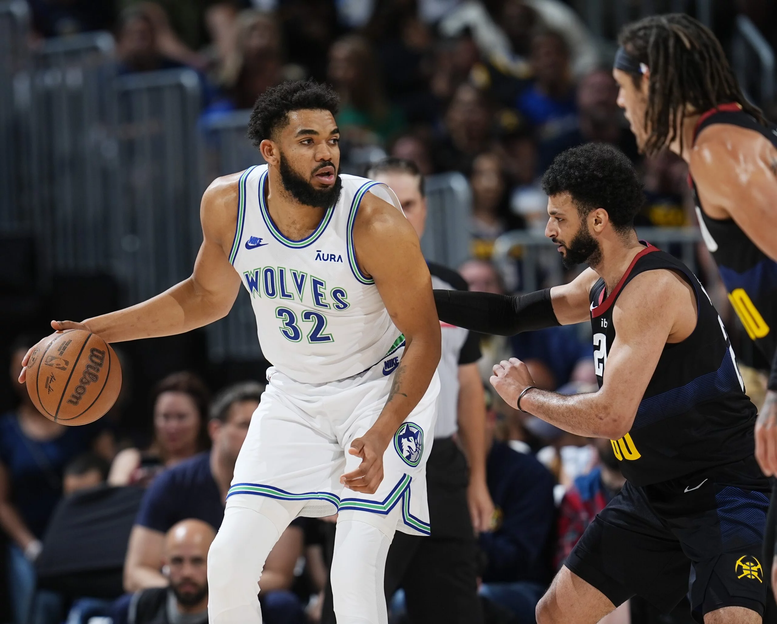 Los Wolves remontan 20 puntos y eliminan a los campeones Denver Nuggets