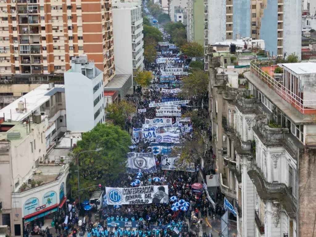 En imágenes, trabajadores salen el Primero de Mayo para exigir cambios