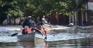 Más de 80.000 personas rescatadas de sus casas tras las inundaciones en el sur de Brasil