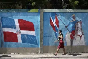 República Dominicana vota en unas elecciones marcadas por la crisis de Haití y roces de migración