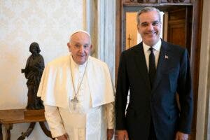 El Papa manifiesta al presidente Abinader su interés en visitar la República Dominicana