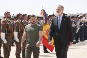 Felipe VI garantiza el apoyo de España a Ucrania “el tiempo que sea necesario»