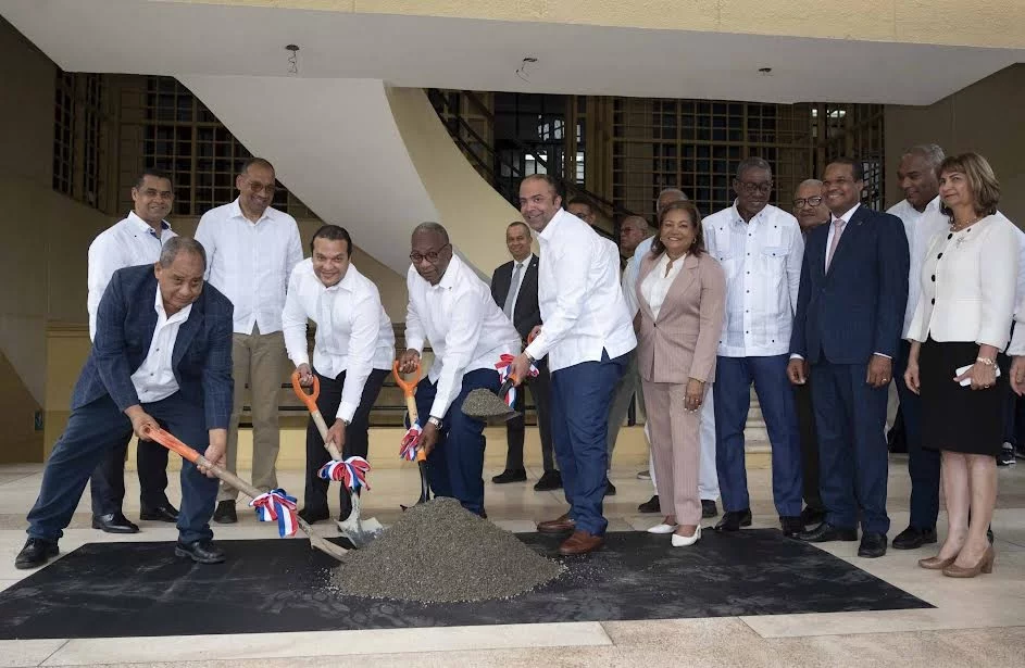 Polideportivo de  UASD es  renovado por Banreservas