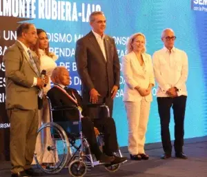 El Gobierno presenta tercer informe dominicanos  exterior