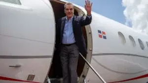 Presidente Abinader regresa de su viaje a Suiza, donde participó en la Cumbre por la Paz en Ucrania