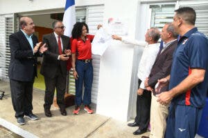 Liceo Francés designa gimnasio con nombre “Reinas del Caribe”