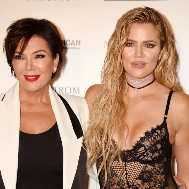 Khloé Kardashian recuerda el día en que su madre, Kris Jenner, le vomitó encima