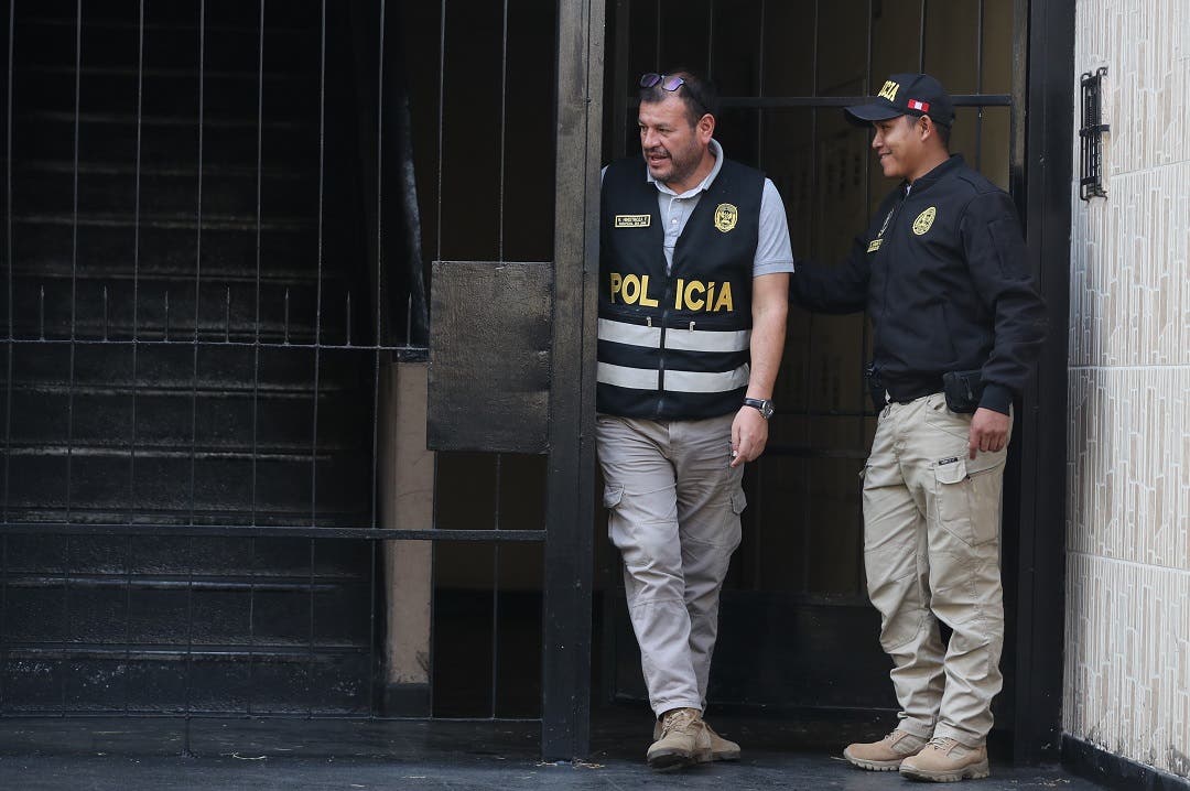 Policía de Perú detiene al hermano de la presidenta Dina Boluarte