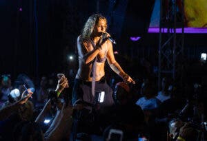 Tokischa cierra su gira en Santo Domingo con un concierto dedicado a la “gente de barrio»