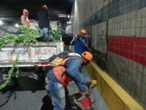 Se registra un desprendimiento parcial de la cerámica decorativa del túnel de la 27 de Febrero