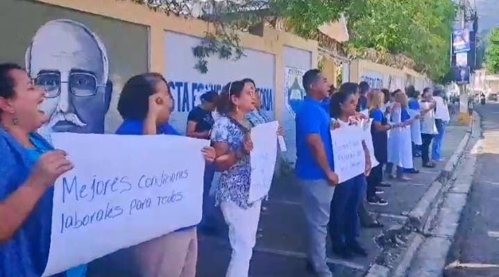 Profesores volvieron a paralizar las clases en Puerto Plata exigiendo reivindicaciones