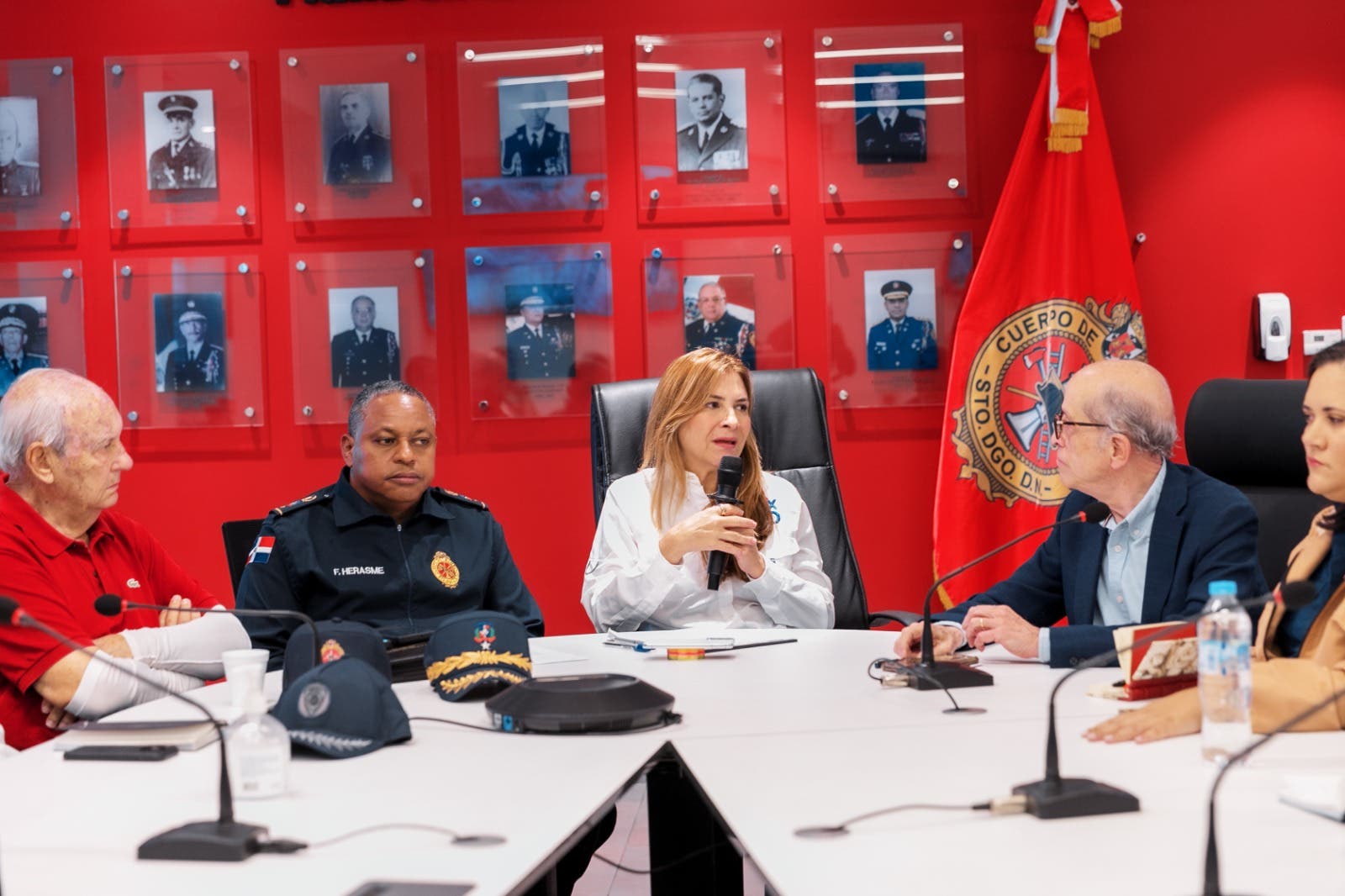 Carolina Mejía dispone mayores acciones ante lluvias