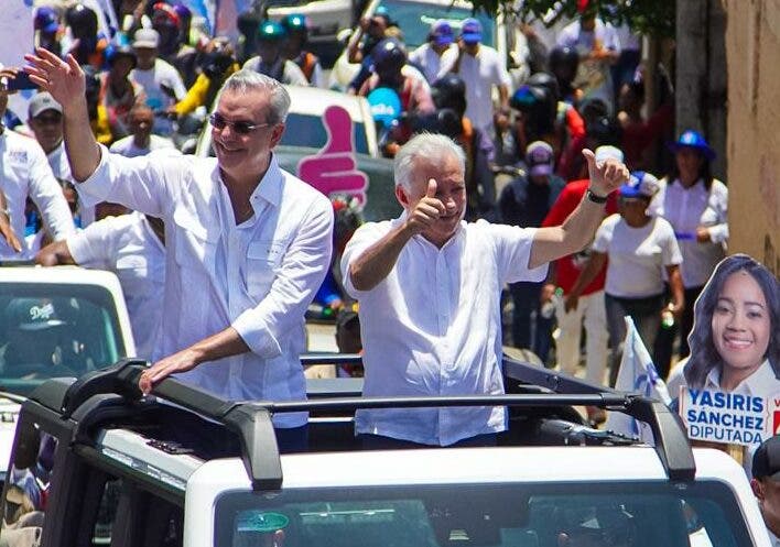 Luis Abinader y Antonio Taveras cierran campaña con caravana en Santo Domingo