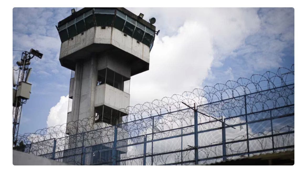 Continúa motín en el centro penitenciario de Bogotá