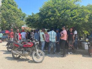 Llegada de electores a recintos distritos municipales San Juan es «floja»