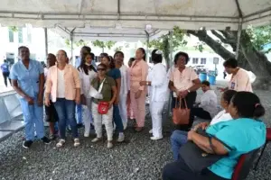 Enfermeras paralizan labores en hospital Santo Socorro