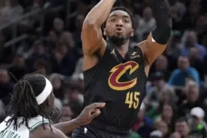 Los Cavaliers derrotan a los Celtics y empatan la serie a 1 juego cada uno